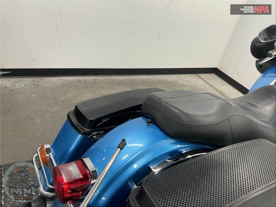 2011 Harley-Davidson FLHTK ELECTRA GLIDE UL LI — фото 33