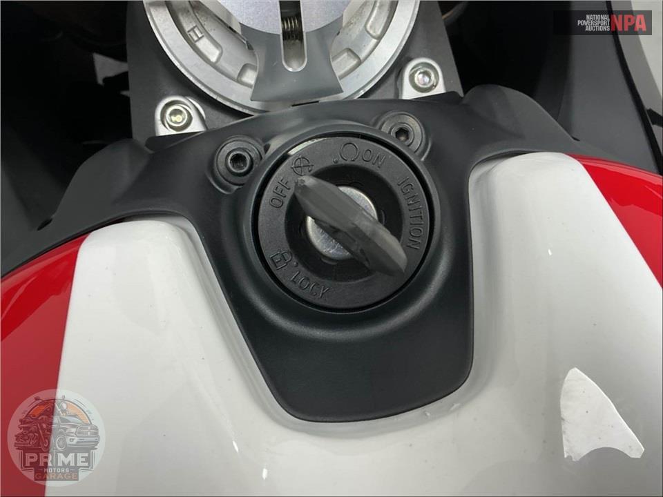 2024 Ducati PANIGALE V2 — фото 12
