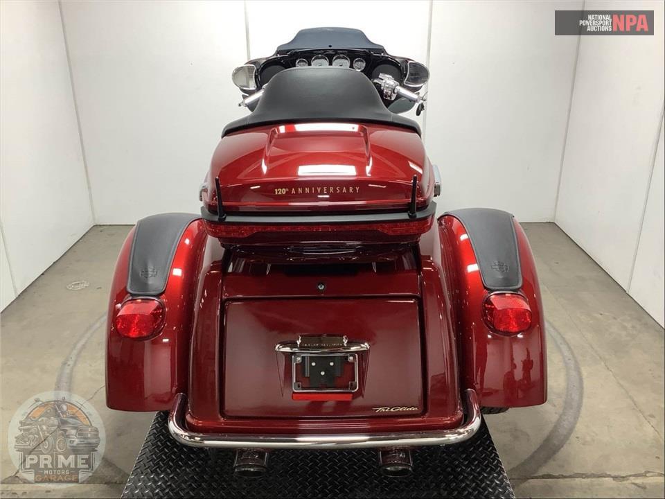 2023 Harley-Davidson FLHTCUTGANV TRI GLIDE ULTRA ANNIVERSARY — фото 4