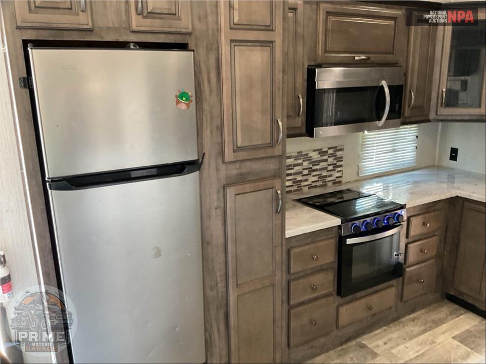 2020 Sierra By Forest River M-3330BH C-CLASS FIFTH WHEEL SERIES — фото 26