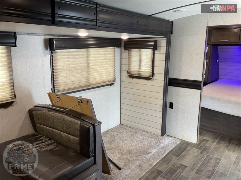 2019 Crossroads Rv M-253 RB - SUNSET TRAIL SUPER LITE SERIES — фото 9