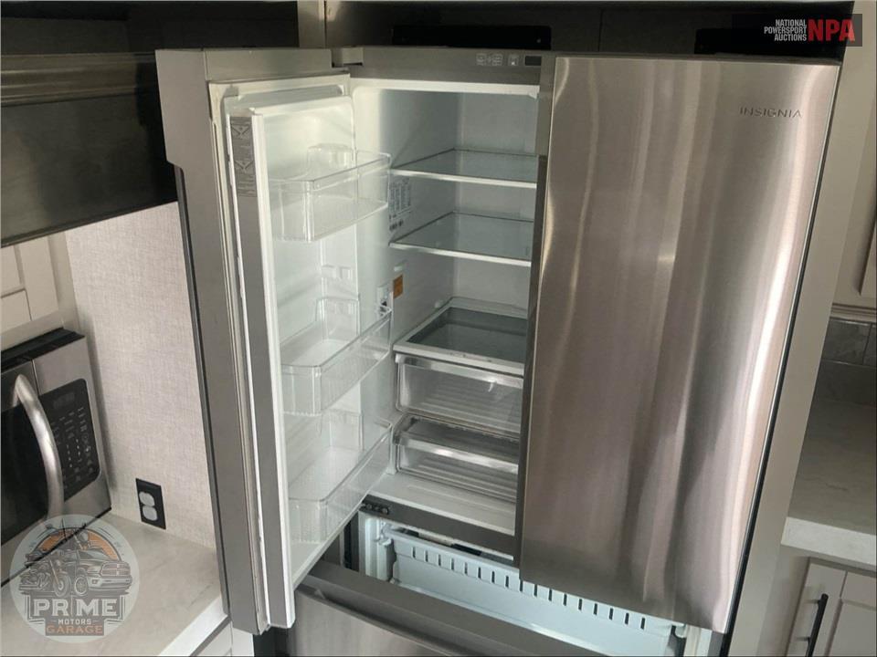 2021 Redwood Rv M-3981 FK - FIFTH WHEEL SERIES — фото 18