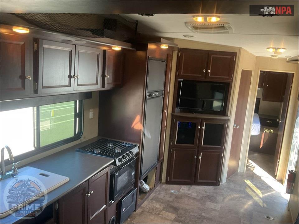 2015 Rubicon M-2500 - TOY HAULER SERIES — фото 9