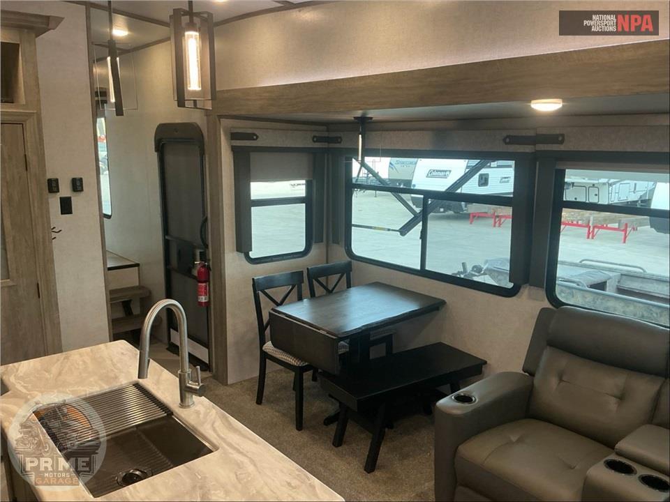 2021 Salem By Forest River M-369BL - HEMISPHERE FIFTH WHEEL SERIES — фото 9