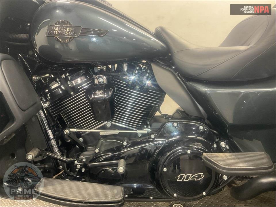 2025 Harley-Davidson FLHTCUTG TRI GLIDE ULTRA CLASSIC — фото 8