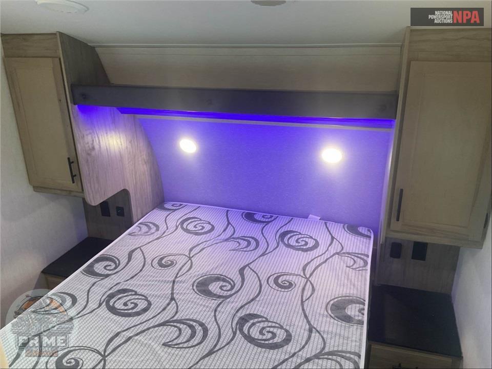 2022 Cherokee By Forest River M-287BH ARCTIC WOLF FIFTH WHEEL SERIES — фото 10