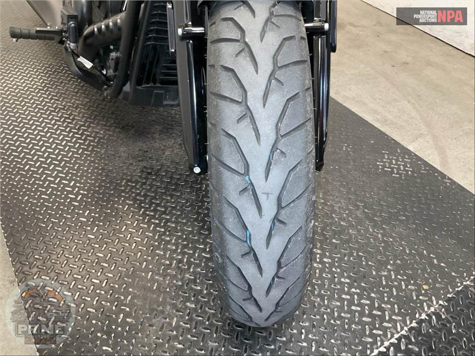 2025 Indian Motorcycle SCOUT SIXTY BOBBER LIMITED (SMOKE) — фото 16