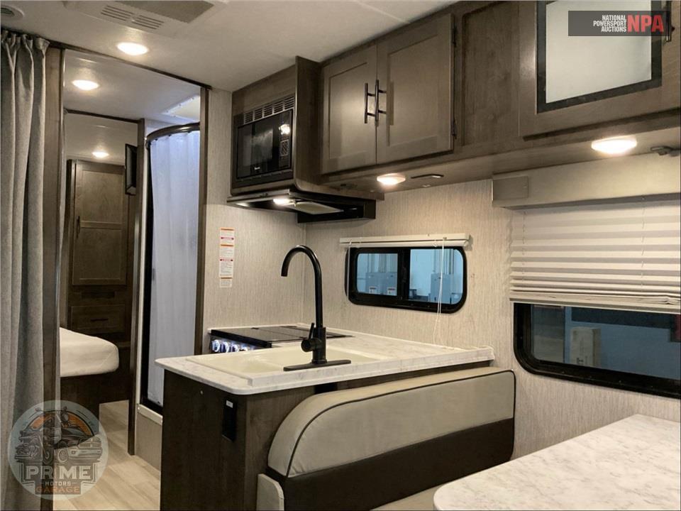 2021 Coachmen By Forest River M-270QB FORD E350 LEPRECHAUN SERIES — фото 9