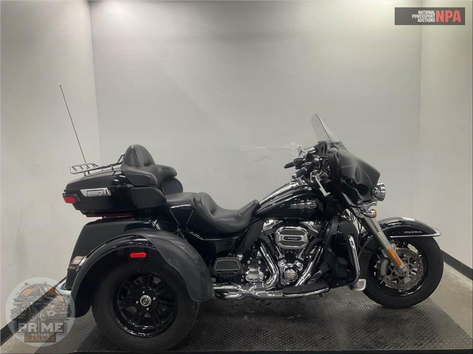 2015 Harley-Davidson FLHTCUTG TRIGLIDE ULTRA CLASSIC — фото 1
