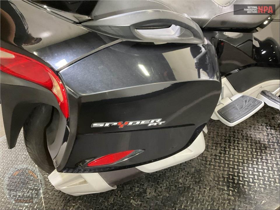 2015 Can-Am Spyder RT SE6 LIMITED — фото 22