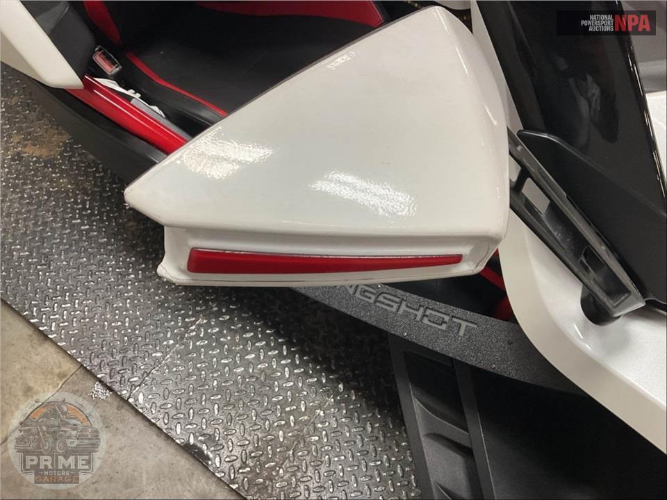 2016 Polaris SLINGSHOT SL LE — фото 45
