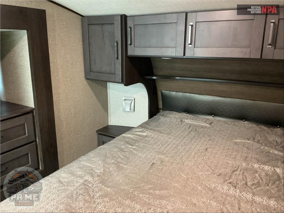 2022 Grand Design Recreational Vehicles M-303RLS REFLECTION FIFTH WHEEL SERIES — фото 10