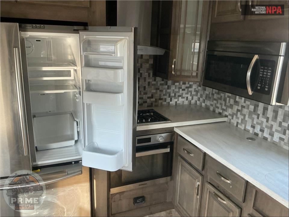 2019 Keystone Rv M-3701 LK - MONTANA 20TH ANNIVERSARY FIFTH WHEEL SERIES — фото 22
