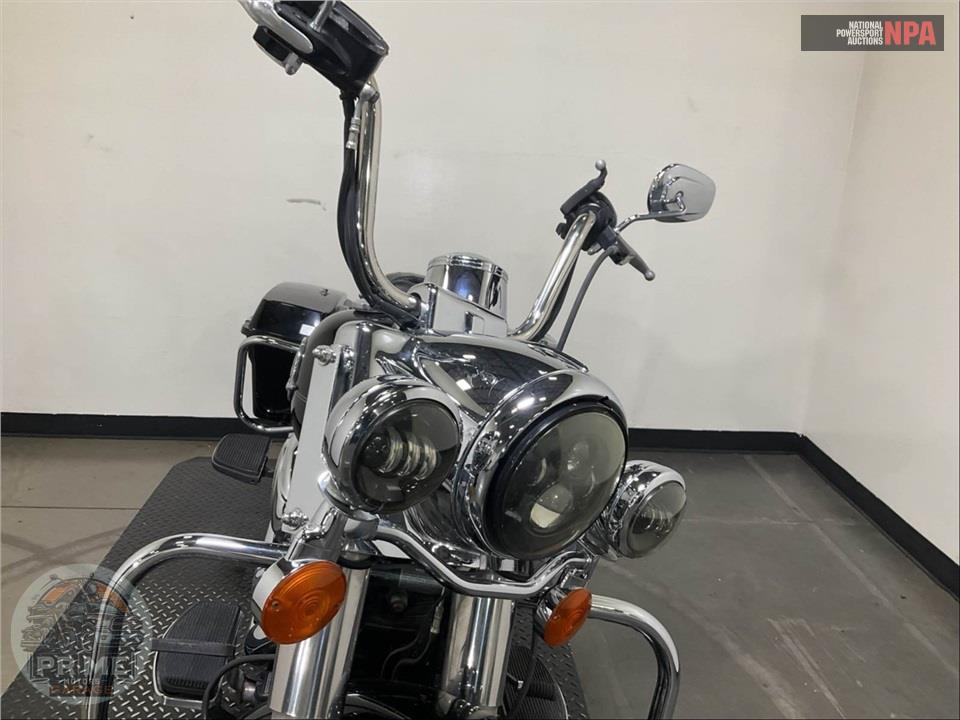 2010 Harley-Davidson FLHRC ROAD KING CLASSIC — фото 17