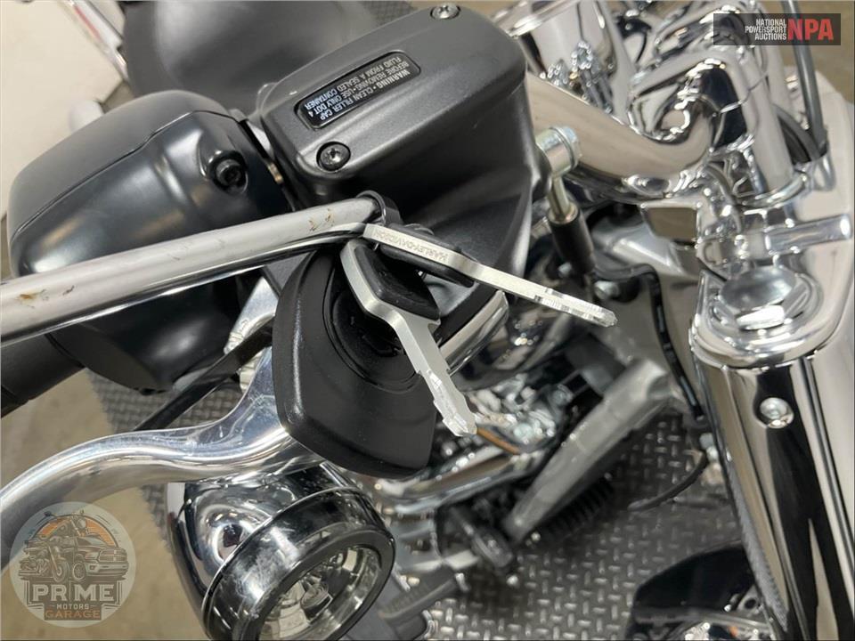2025 Harley-Davidson FLSTFI SOFTAIL FAT BOY GRAY GHOST — фото 10