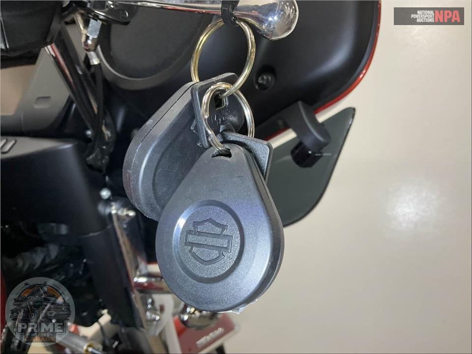 2025 Harley-Davidson FLHTCUTG TRI GLIDE ULTRA CLASSIC — фото 10