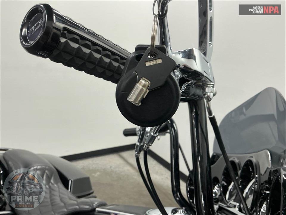 2004 Harley-Davidson FLHTC ELECTRA GLIDE CLASSIC — фото 12