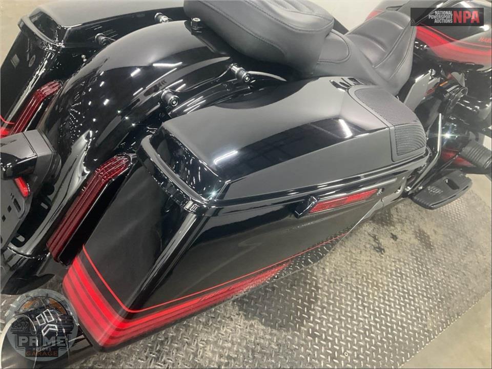 2021 Harley-Davidson FLTRXSE CVO ROAD GLIDE — фото 17