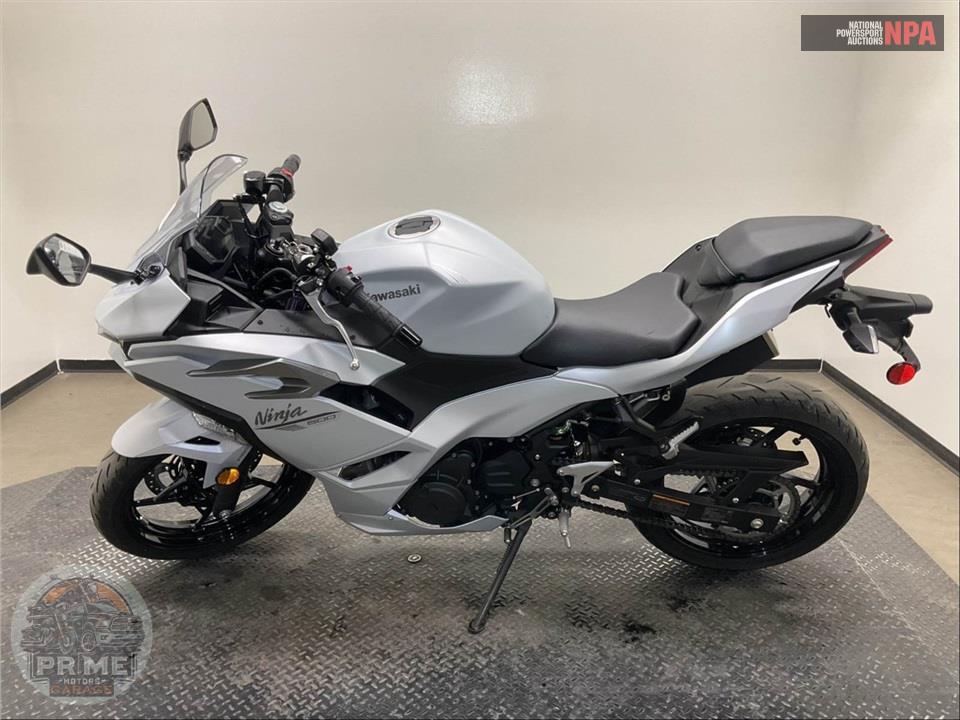 2024 Kawasaki EX500GRFNL NINJA 500 (ABS) — фото 3