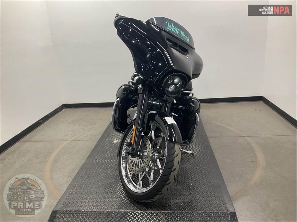 2016 Harley-Davidson FLHXS STREET GLIDE SPECIAL — фото 2