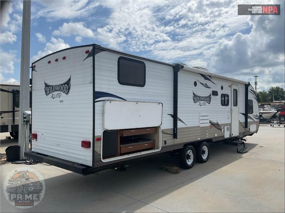 2015 Wildwood By Forest River M-272QBXL - X-LITE SERIES — фото 4