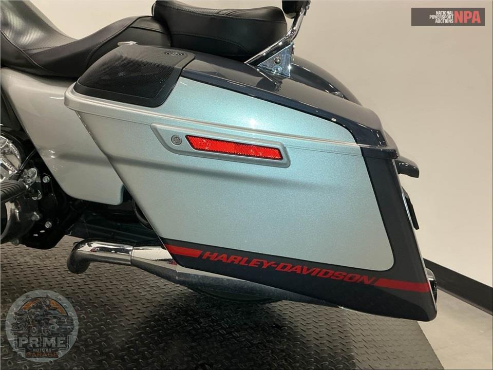 2019 Harley-Davidson FLHXSE CVO STREET GLIDE — фото 19