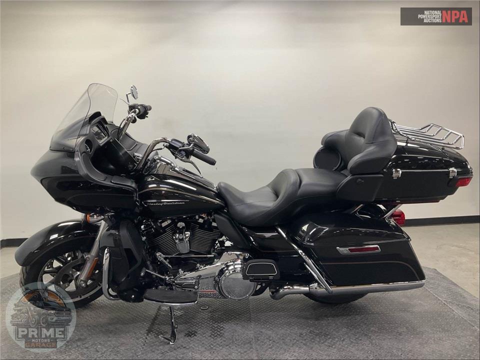 2017 Harley-Davidson FLTRU ROAD GLIDE ULTRA — фото 3
