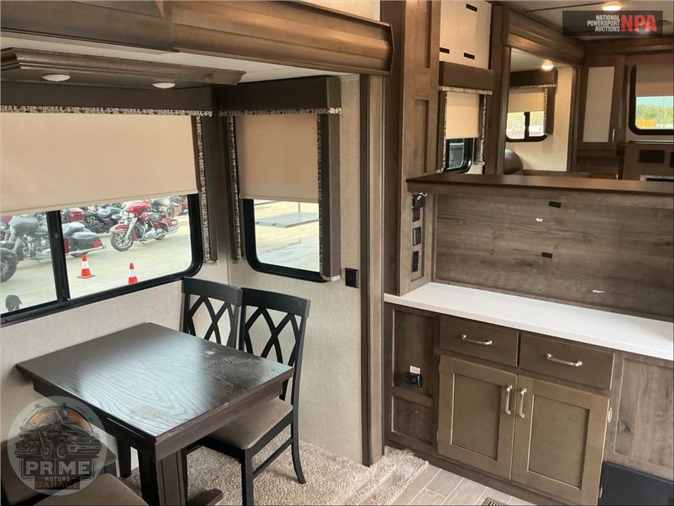 2019 Keystone Rv M-375 FL - MONTANA HIGH COUNTRY FIFTH WHEEL SERIES — фото 19