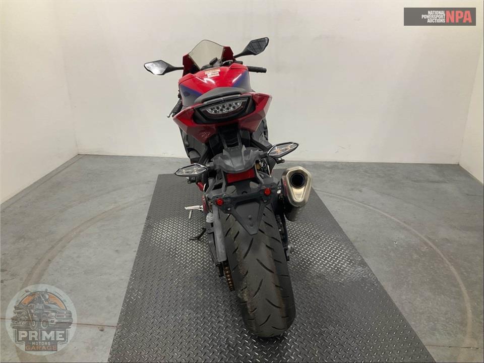2023 Honda CBR1000RR — фото 4