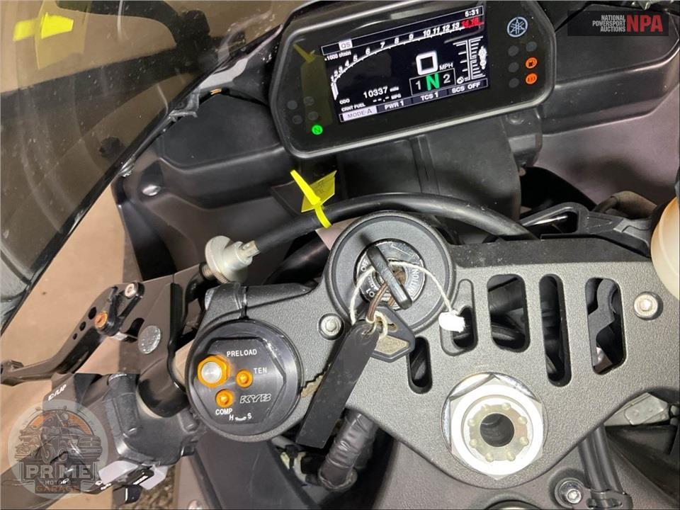 2016 Yamaha YZF-R1 — фото 11