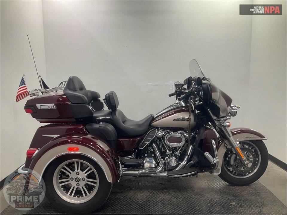 2018 Harley-Davidson FLHTCUTG TRI GLIDE ULTRA — фото 1