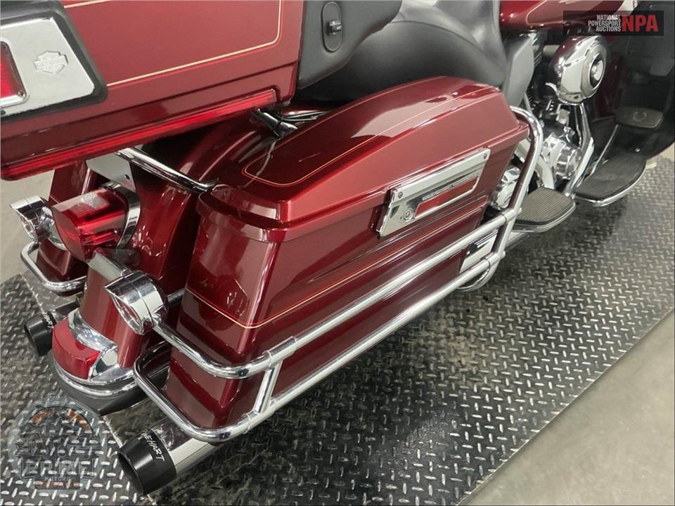 2009 Harley-Davidson FLHTCU ULTRA CLASSIC ELECTRA GLIDE — фото 24