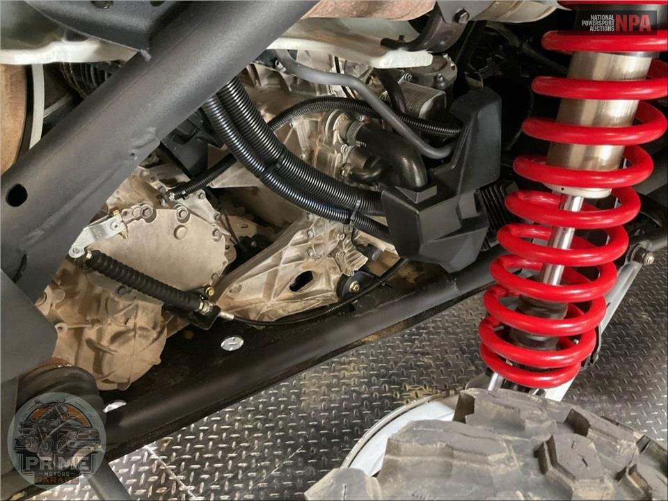 2025 Can-Am MAVERICK X3 MAX DS TURBO (RED & SILVER) — фото 9