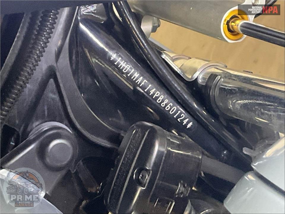2023 Harley-Davidson FLHTCUTG TRI GLIDE ULTRA CLASSIC — фото 29