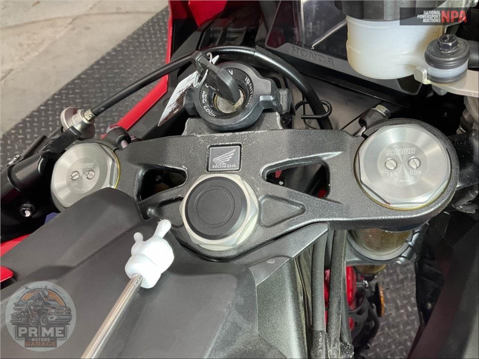 2023 Honda CBR1000RR — фото 17