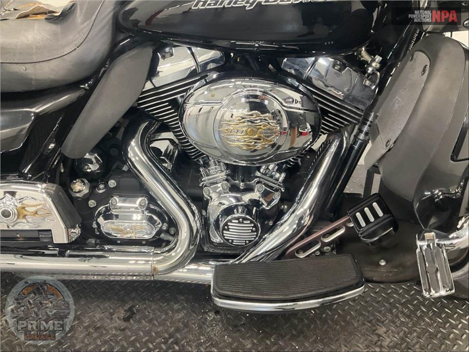 2011 Harley-Davidson FLTRU ROAD GLIDE ULTRA — фото 6