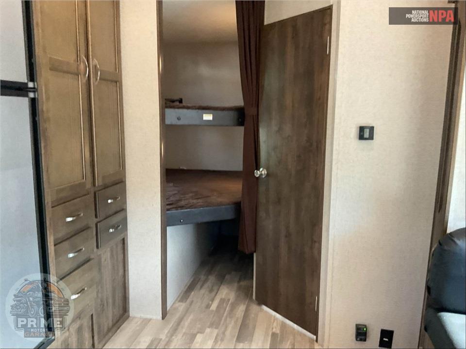 2019 Aerolite M-3013BHF - ASTORIA FIFTH WHEEL SERIES — фото 15