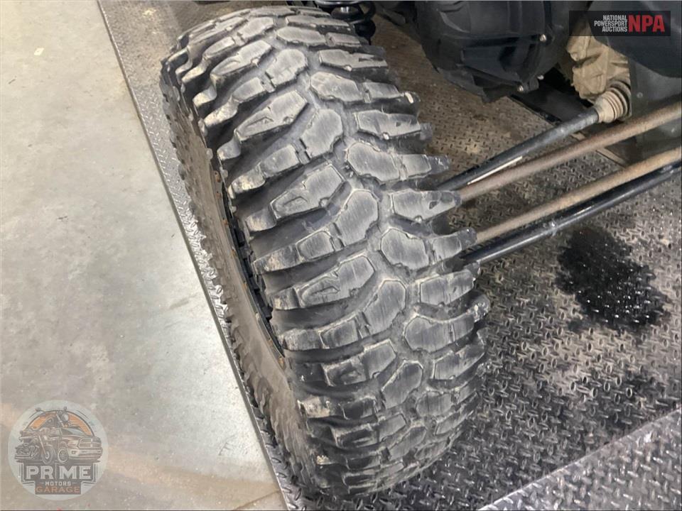 2021 Can-Am MAVERICK X3 RS TURBO R (DESERT TAN & CARBON BLACK) — фото 30