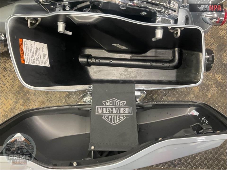 2023 Harley-Davidson FLHX STREET GLIDE — фото 16