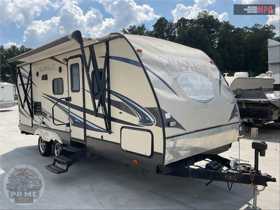 2015 CROSSROADS RV M-220 RB - SUNSET TRAIL SUPER LITE SERIES