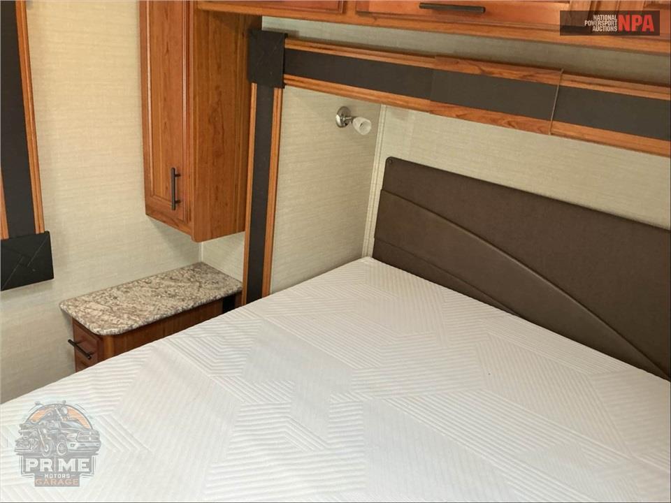 2017 Jayco M-23 XM FORD E450 - REDHAWK SERIES — фото 21