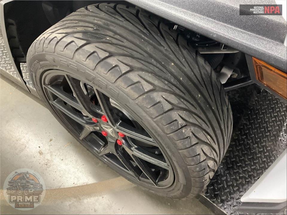 2021 Polaris SLINGSHOT S WITH TECHNOLOGY PACKAGE AUTODRIVE — фото 13