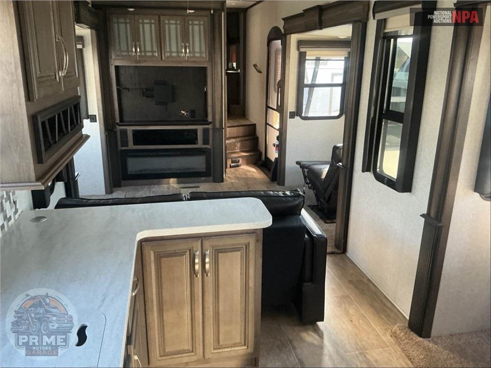 2019 Keystone Rv M-3701 LK - MONTANA 20TH ANNIVERSARY FIFTH WHEEL SERIES — фото 9