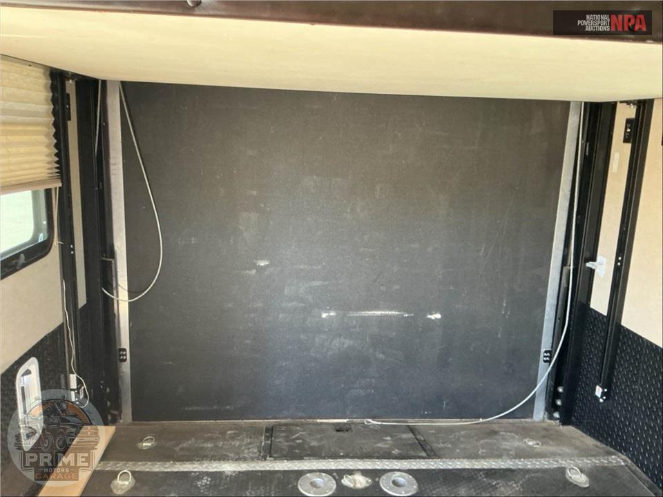 2016 Voltage M-3914 - TOY HAULER TOY HAULER SERIES — фото 32