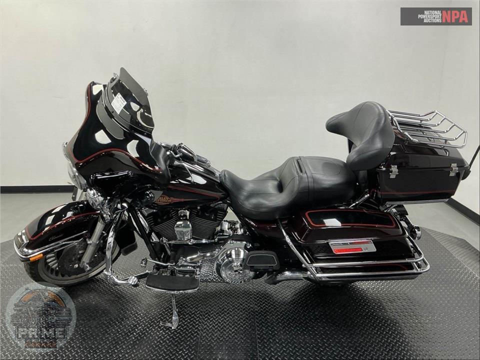 2011 Harley-Davidson FLHTC ELECTRA GLIDE CLSC — фото 3