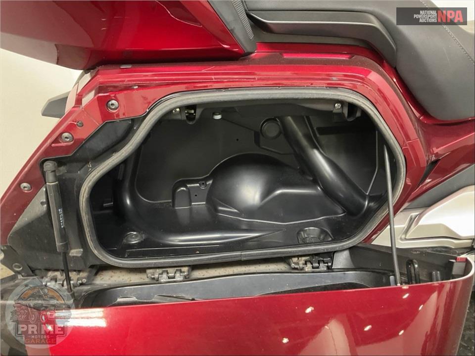 2018 Honda GL1800D GOLDWING TOUR DCT (RED) — фото 27