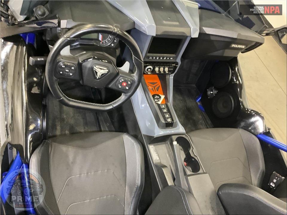 2021 Polaris SLINGSHOT R AUTODRIVE — фото 22
