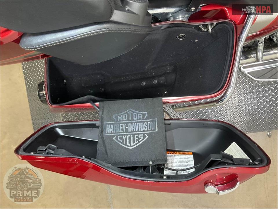 2016 Harley-Davidson FLTRUSE CVO ROAD GLIDE ULTRA — фото 26