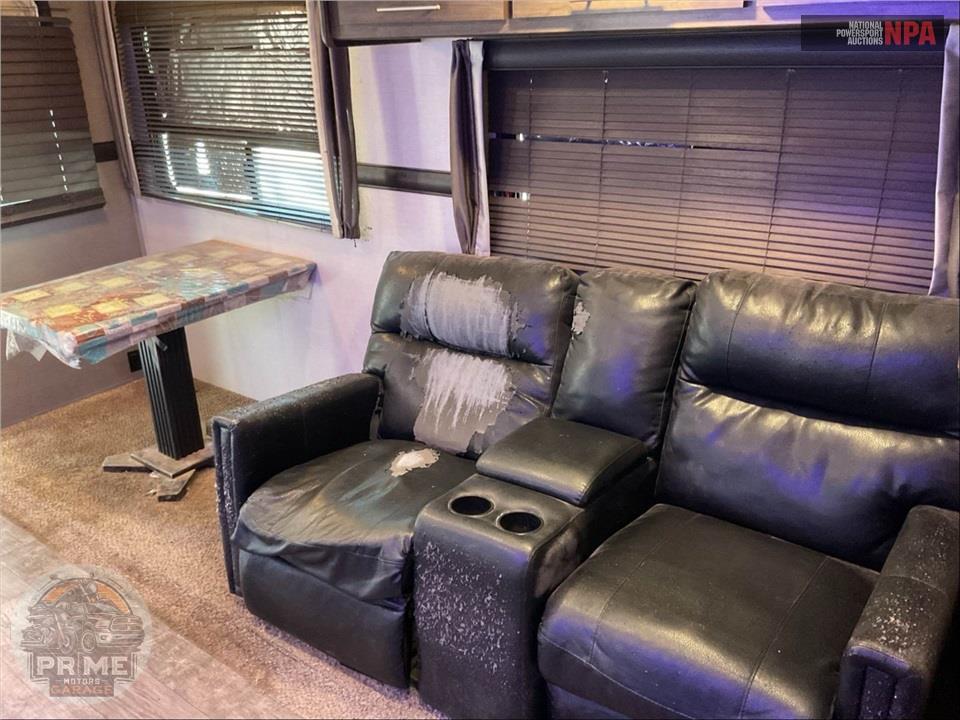 2018 Crossroads Rv M-3751 BH - VOLANTE HP FIFTH WHEEL SERIES — фото 10