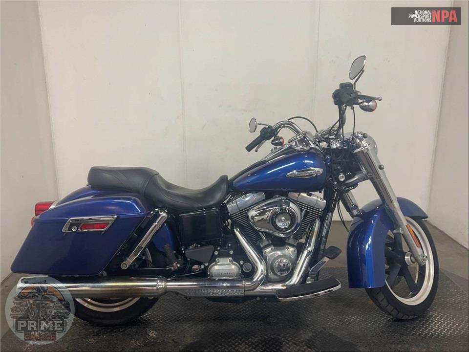 2015 Harley-Davidson FLD-103 DYNA SWITCHBACK — фото 1